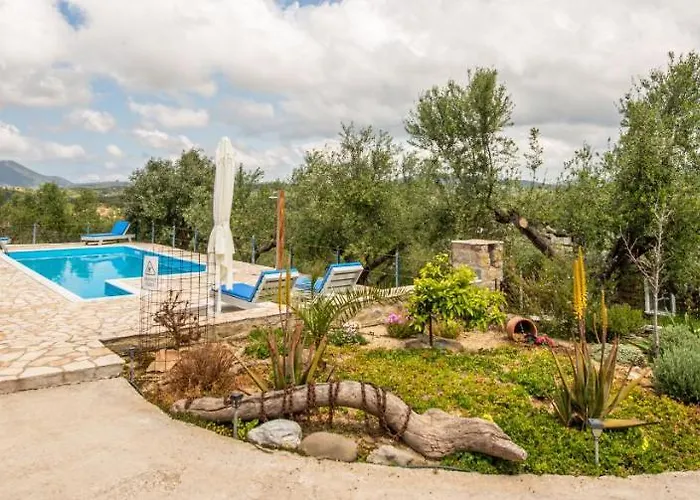 Gerendaház Hakuna Matata Holidays Wooden With Airco & Pool In Greek Olive Grove