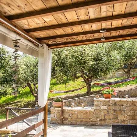 Hakuna Matata Holidays Wooden With Airco & Pool In Greek Olive Grove Methoni (Messenia)