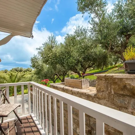 Hakuna Matata Holidays Wooden With Airco & Pool In Greek Olive Grove Lodge *