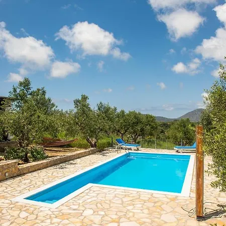 Hakuna Matata Holidays Wooden With Airco & Pool In Greek Olive Grove Lodge
