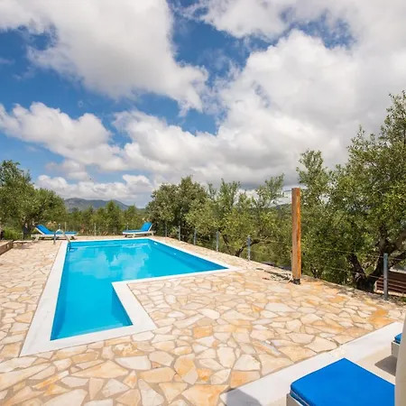 Hakuna Matata Holidays Wooden With Airco & Pool In Greek Olive Grove * ميثوني