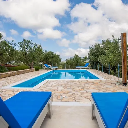 بيت خشبي Hakuna Matata Holidays Wooden With Airco & Pool In Greek Olive Grove ميثوني