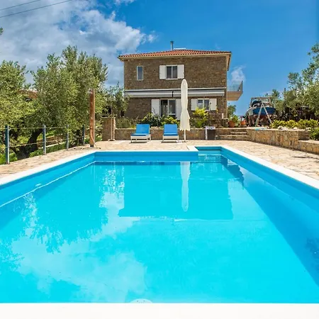 Hakuna Matata Holidays Wooden With Airco & Pool In Greek Olive Grove Lodge *