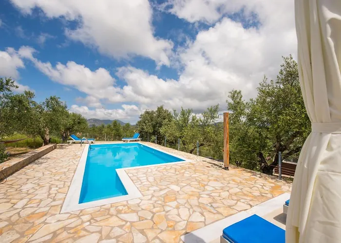 Hakuna Matata Holidays Wooden With Airco & Pool In Greek Olive Grove * Modon