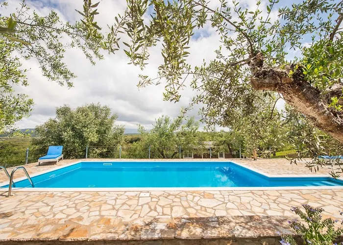 Hakuna Matata Holidays Wooden With Airco & Pool In Greek Olive Grove Alojamento de Turismo Selvagem Modon