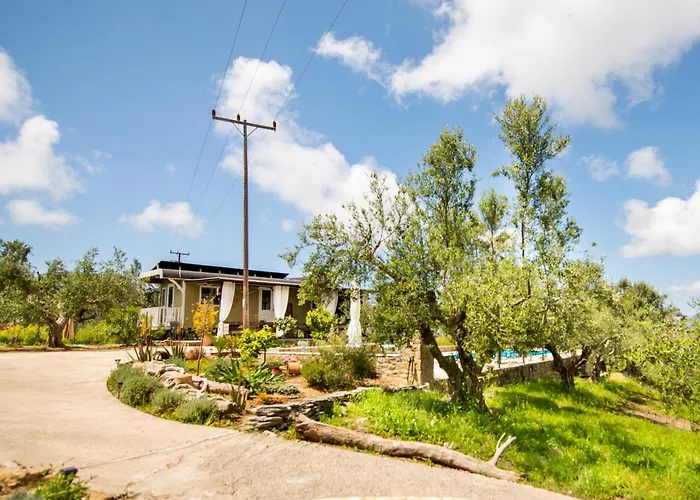 Hakuna Matata Holidays Wooden With Airco & Pool In Greek Olive Grove Alojamento de Turismo Selvagem Modon